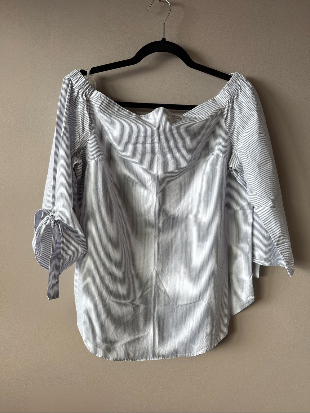 Babaton Aritzia Women’s Malik Off Shoulder Pure Cotton Pin Striped Top Medium